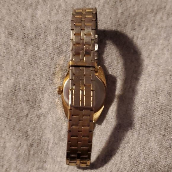 Lot of 3 Antique Wind Up Watches Timex Date & Supreme Bangle Watch Silver Gold - Picture 8 of 13